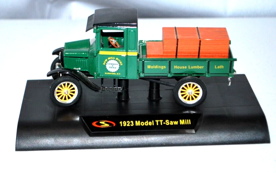 Signature Models 1923 Ford model T Saw Mill Lumber Truck 1:32 Scale Model Green. - Image 2 of 4