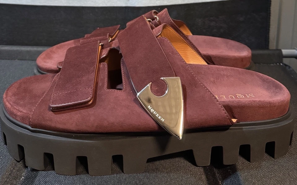 Sandalia McQueen Arrow Pin de cuero deslizable para hombre talla 13 EE. UU. Foto 3 de 4