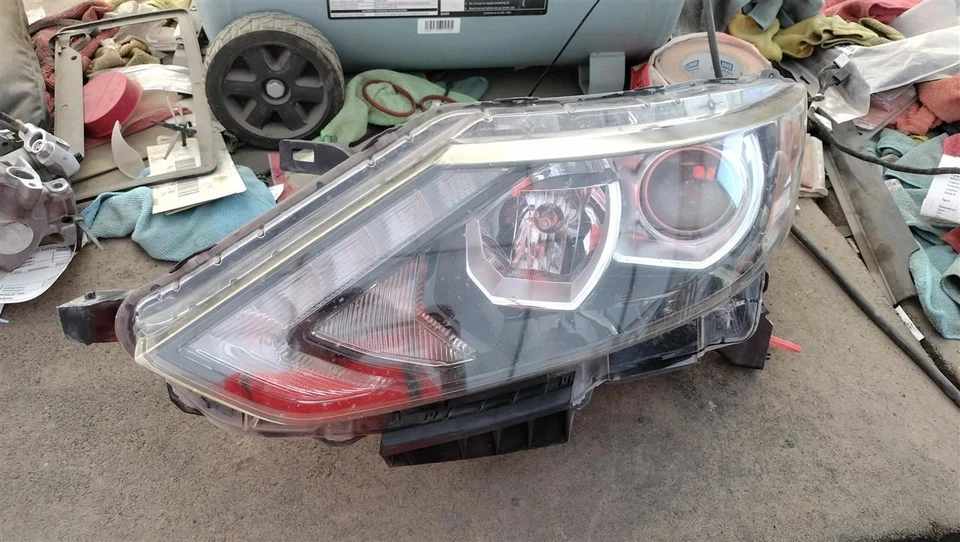 MONTAJE FARO IZQUIERDO 260606MA0A 2017-2019 NISSAN ROGUE SPT Foto 3 de 4