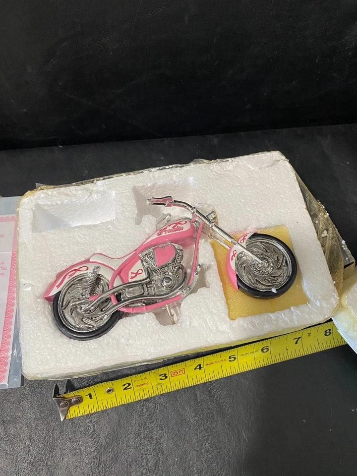 Pink Prowler of Promise Power of Pink Motocicleta Colección Hamilton Foto 2 de 4