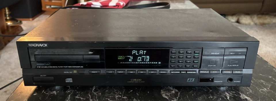 Magnavox CDB630 CD-Player 27 Bit 4x Oversampling ohne Fernbedienung getestet & funktionsfähig