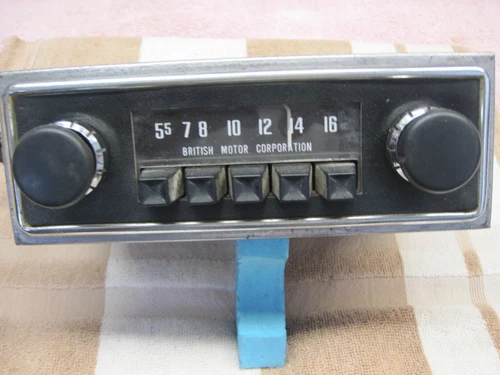 BMC CAR RADIO IN GREAT WORKING AND LOOKING CONDITION, ideal for your British car
