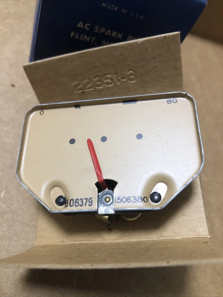 1939-46 GMC ГРУЗОВИК ДАТЧИК ДАВЛЕНИЯ МАСЛА В КОРОБКЕ NOS 1506379 - Изображение 2 из 4