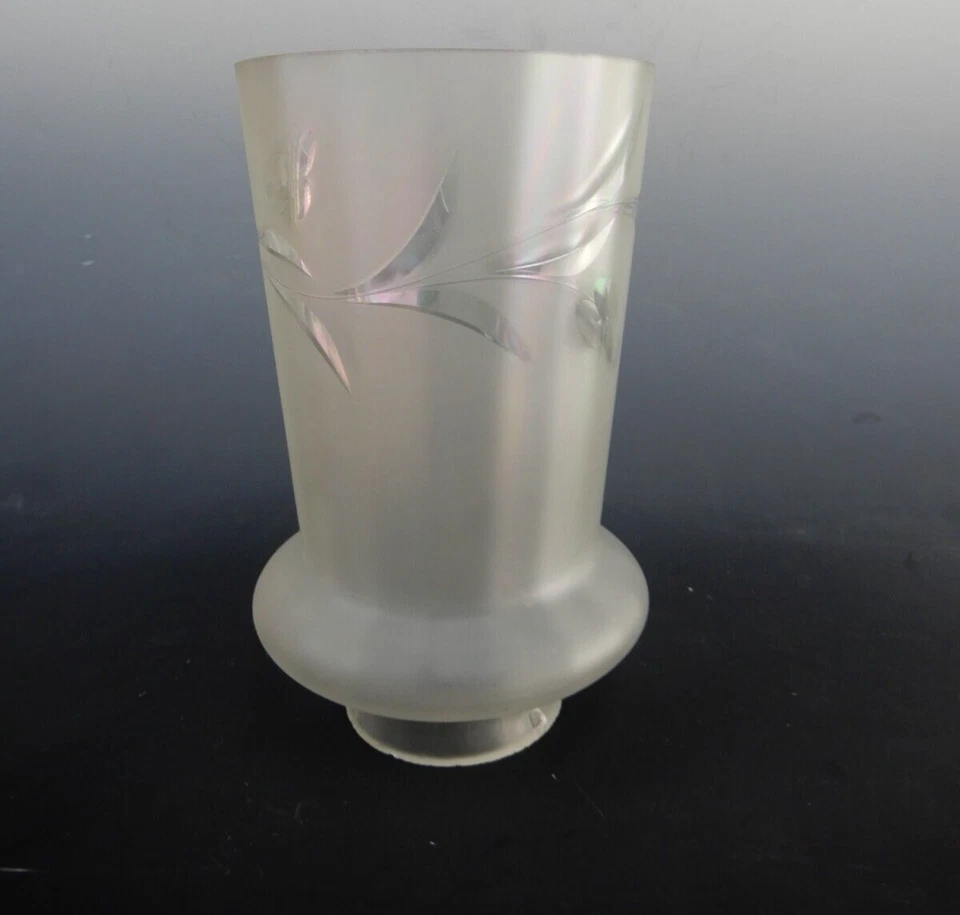 Винтажный белый иридецентный абажур из морозного стекла - Изображение 2 из 4