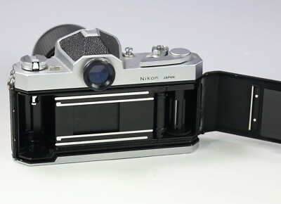 Japan Nikon NIKKORMAT FT2 35mm SLR CHROME Body w/ 35-105 Zoom
