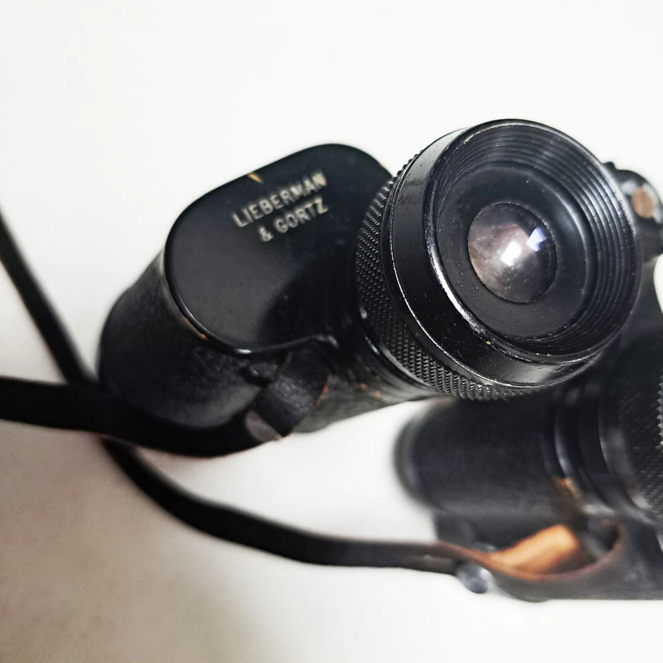 Vintage Lieberman and Gortz 8 x 32 Coated Lenses Binoculars with Leather Strap - Image 3 of 4