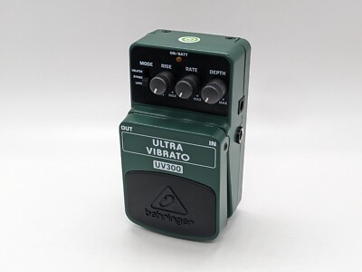 Behringer UV300 Ultra Vibrato Classic Gitarreneffekt Fußpedal grün
