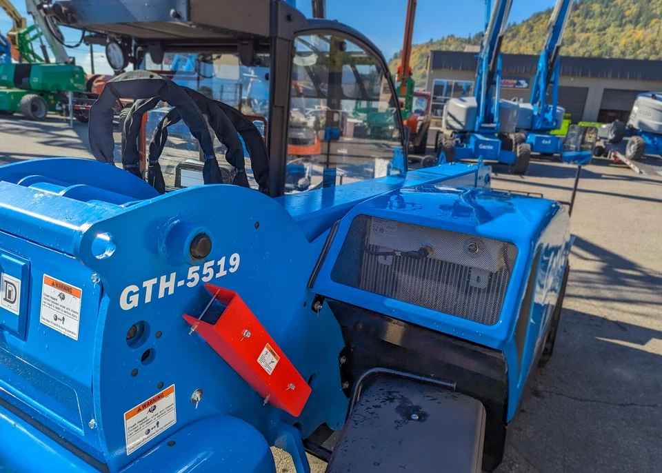 全新 2025 Genie GTH-5519 Telehandler 出售 - 金融 $1,390 每月 * * OAC — 第 3/4 张图片
