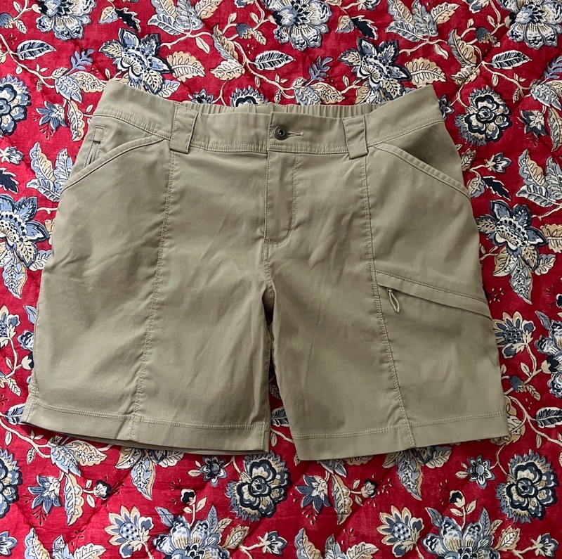 Duluth Trading Dry on the Fly Women’s 7” Khaki Tan Shorts Sz 10