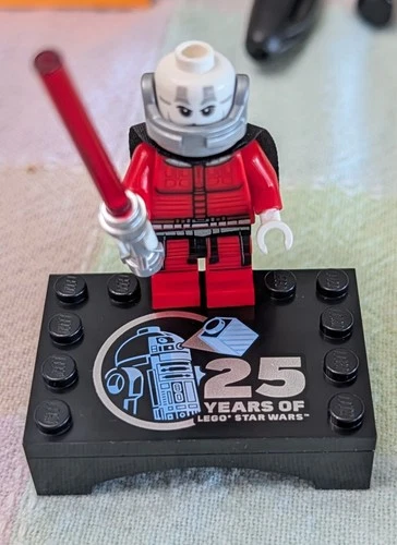 LEGO STAR WARS DARTH MALAK MINIFIGURE WITH 25 YEAR STAND!