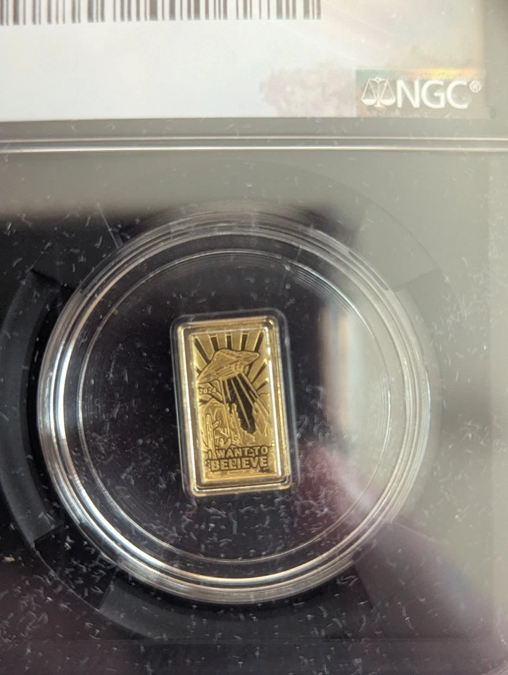 Moneda de oro 2024 Liberia $20 I Want to Believe OVNI 0,5 g - Etiqueta galaxia NGC PF 70 Foto 2 de 4