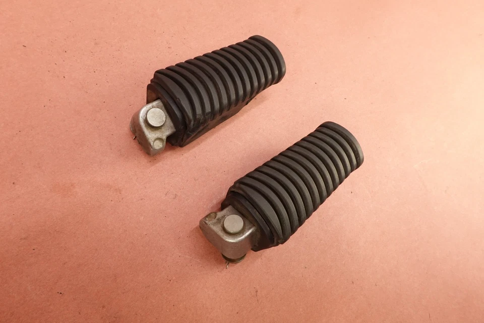 Clavijas reposapiés trasero pasajero BMW G650 GS G650GS 2005-2010 Foto 3 de 4