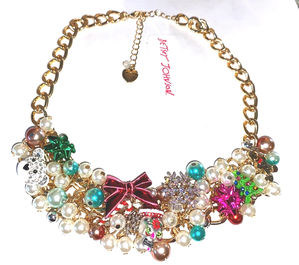 NUEVO Collar Betsey Johnson Navidad Calavera de Azúcar Distintivo Oso Precio de venta sugerido por el fabricante $148 Foto 4 de 4