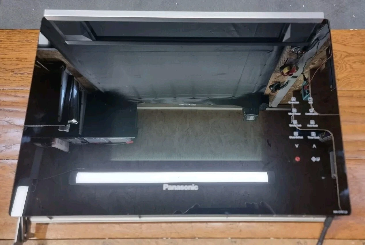 Panasonic NN-CF87LBBPQ Combination Microwave Oven/Door Only 02