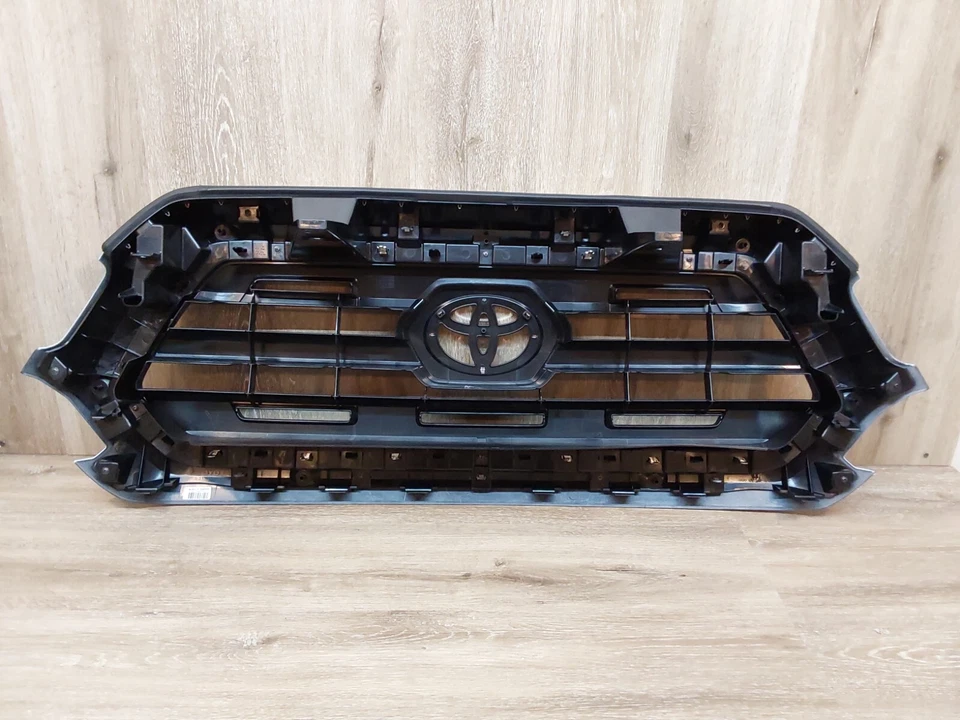 Toyota Tacoma 2016-2020 conjunto de parrilla pieza de fabricante original #53113-04030 Foto 2 de 4