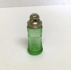 Federal Patrician Spoke Green Salt Or Pepper Shaker Uranium Glass - GLOWS
