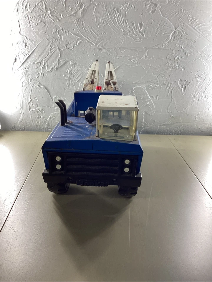 Vintage '70s Mighty Tonka Blue Double Boom Wrecker / Tow Truck - Image 3 of 4
