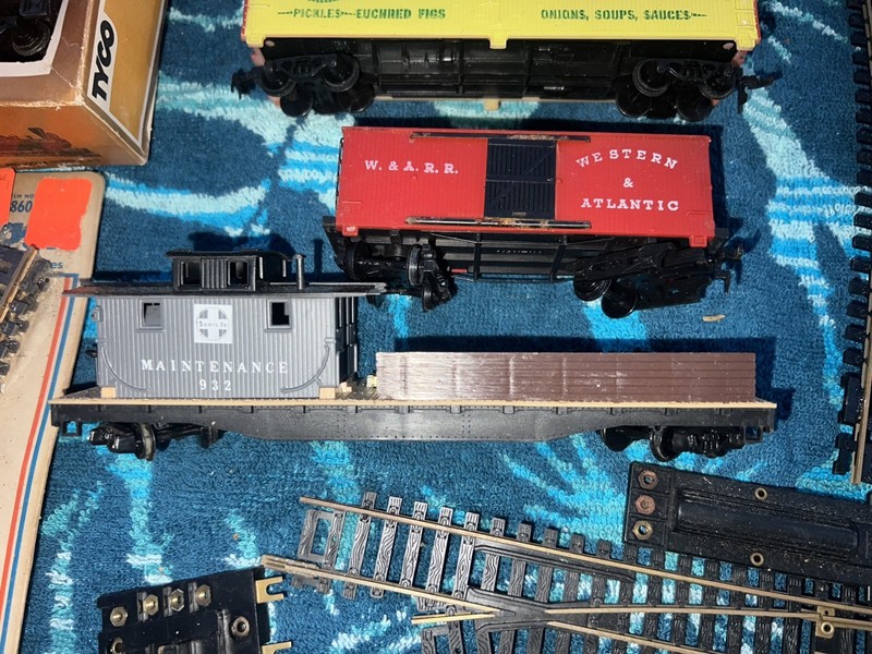 TYCO Train Cars And Tracks Lot. HO Scale w/Many Extras