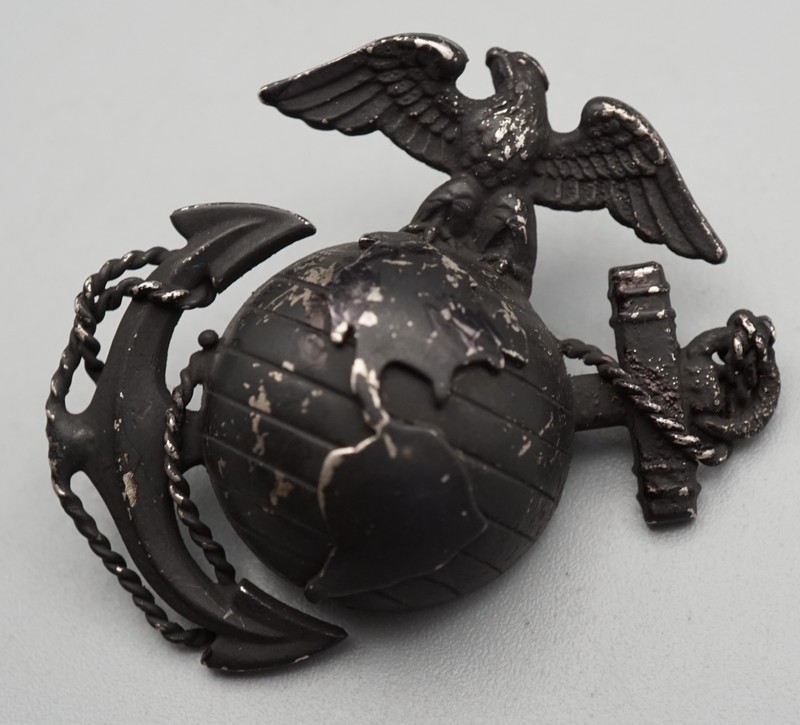 WWII Sterling USMC Marine Officer EGA Eagle Globe Anchor Hat Badge by H&H