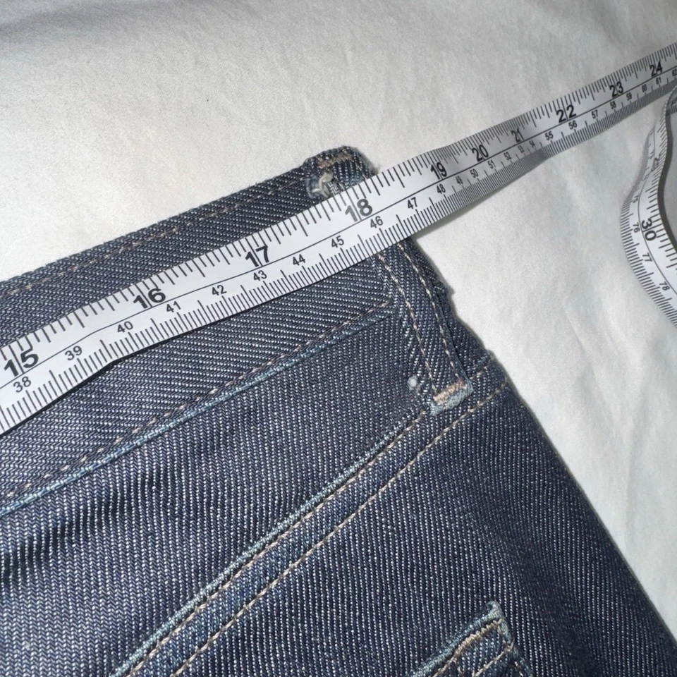 Pantalones de mezclilla Uniqlo Kaihara con ribete lavado oscuro para hombre 36x32 ajustados rectos tiro medio Foto 4 de 4