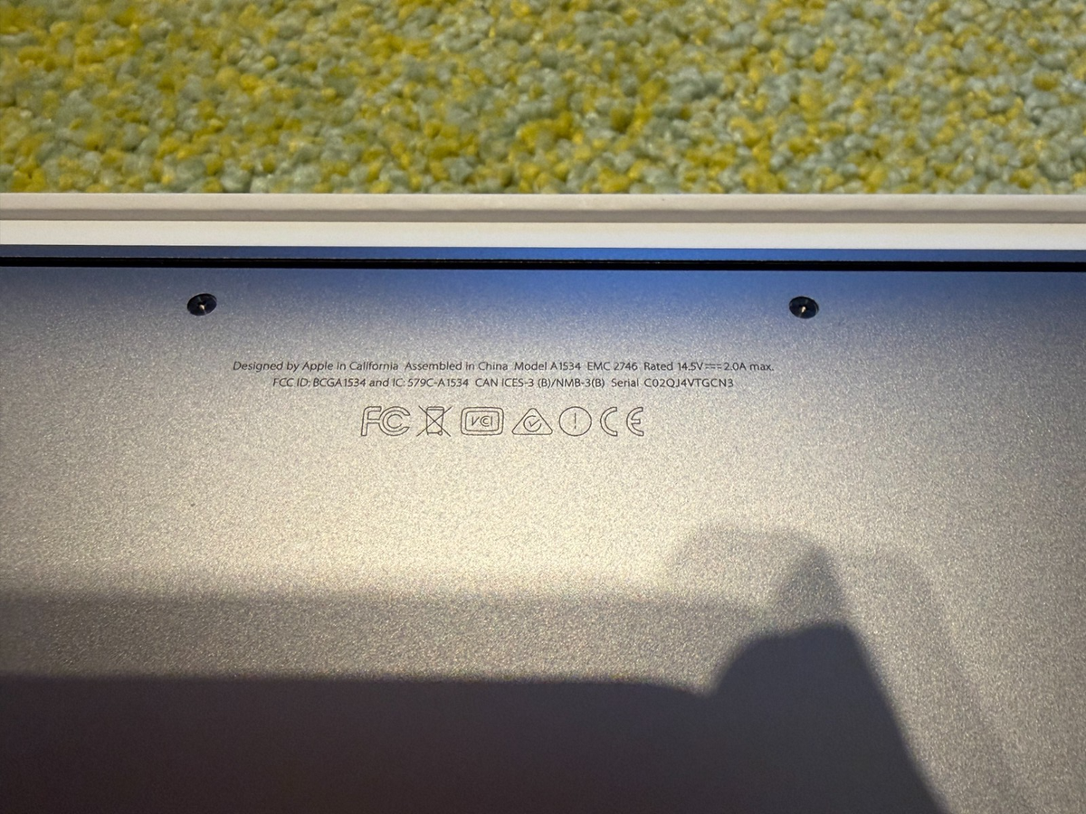 Apple MacBook 12 in 2015 Silver/Intel Core M 1.1 GHz, 256 GB 8 GB