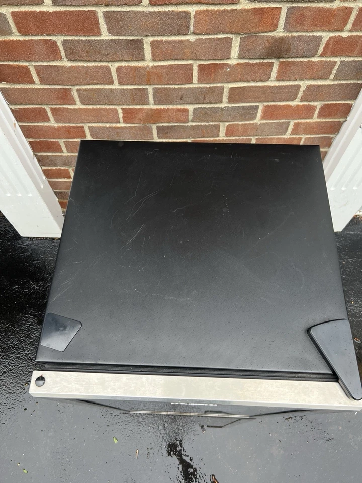 Mini Refrigerator Whirlpool 3.6 cu ft Beverage Center - Stainless Steel WHB36S - Image 4 of 4