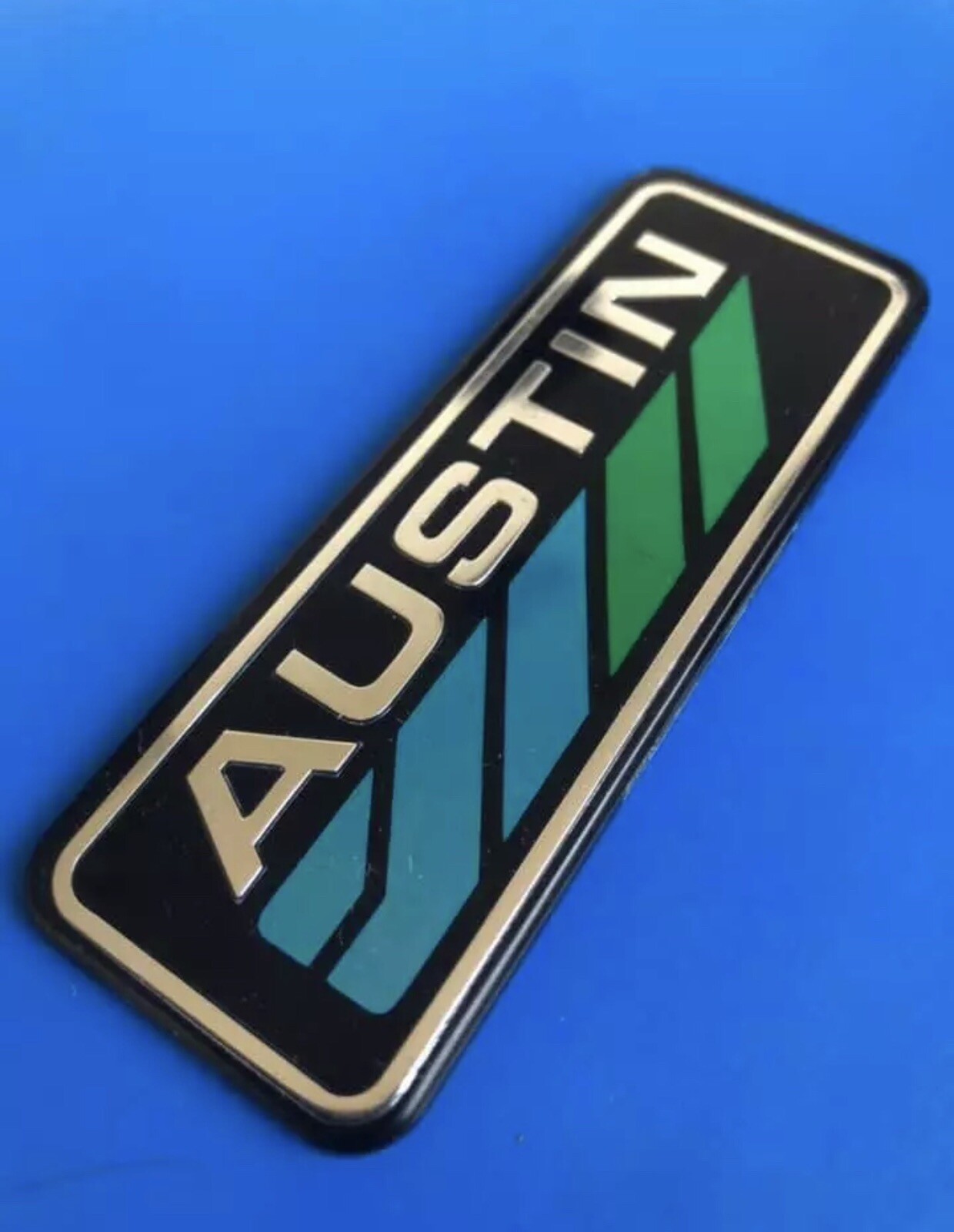 Logo Austin Mini original pour remplacer le badge usé de votre Metro Seven