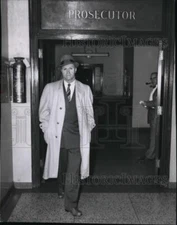 1954 Press Photo Dr. Lester Hoversten-Sheppard murder case hearing witness