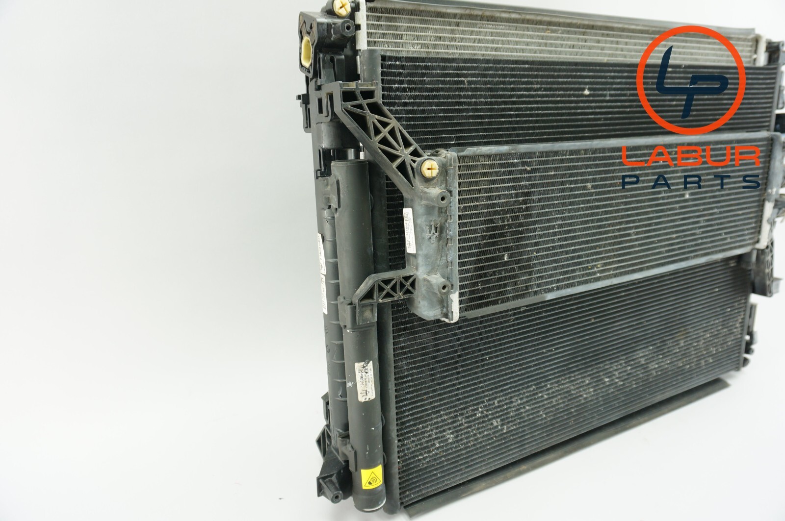 M157 Maserati Ghibli 14-20 Engine Cooling Fan Radiator AC Condenser Assemb Z5688