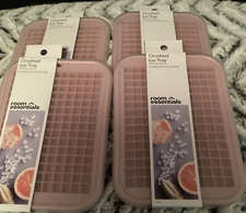 Room Essentials-Silicone Crushed Ice Tray With Lid- 150 Mini Cubes. 4 Trays