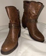 Relativity Brown Faux Leather Heeled Re-Henrick Boots Sz 6.5 Inside Zip Buckle