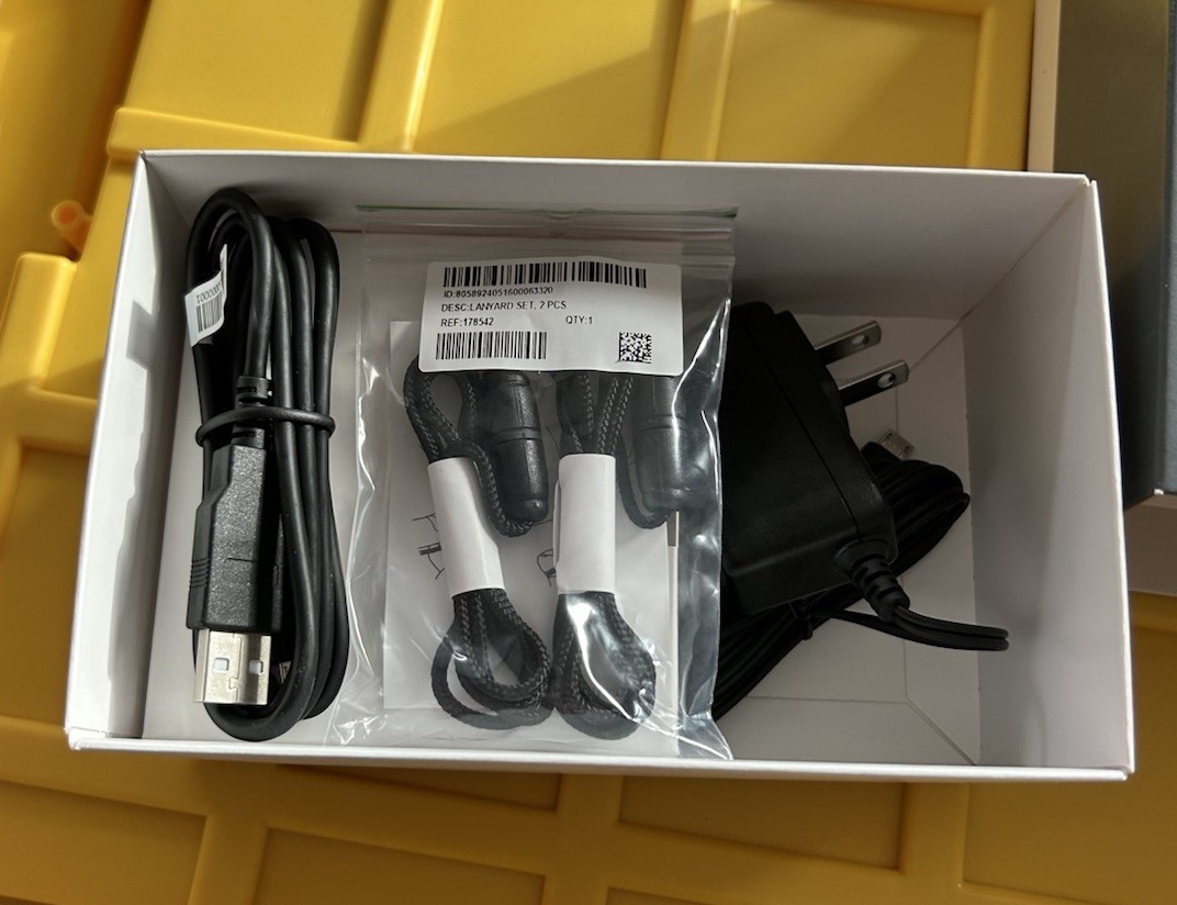 Oticon Connect Clip Bluetooth Streamer & Microphone. Very Lightly Used.