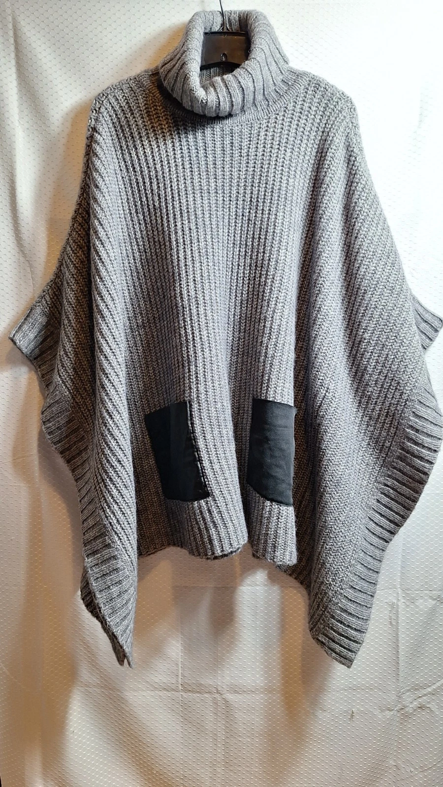 MICHAEL KORS Alpaca Blend Turtleneck Cable Knit Poncho Cape Sz 1X Gray Lagenlook