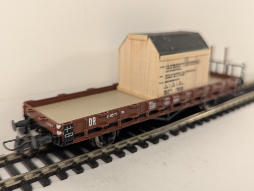 Roco Spur HO DR Niederbord-Flachwagen mit Kistenladung 61-05-73 DR braun 47383 | Condition: Used