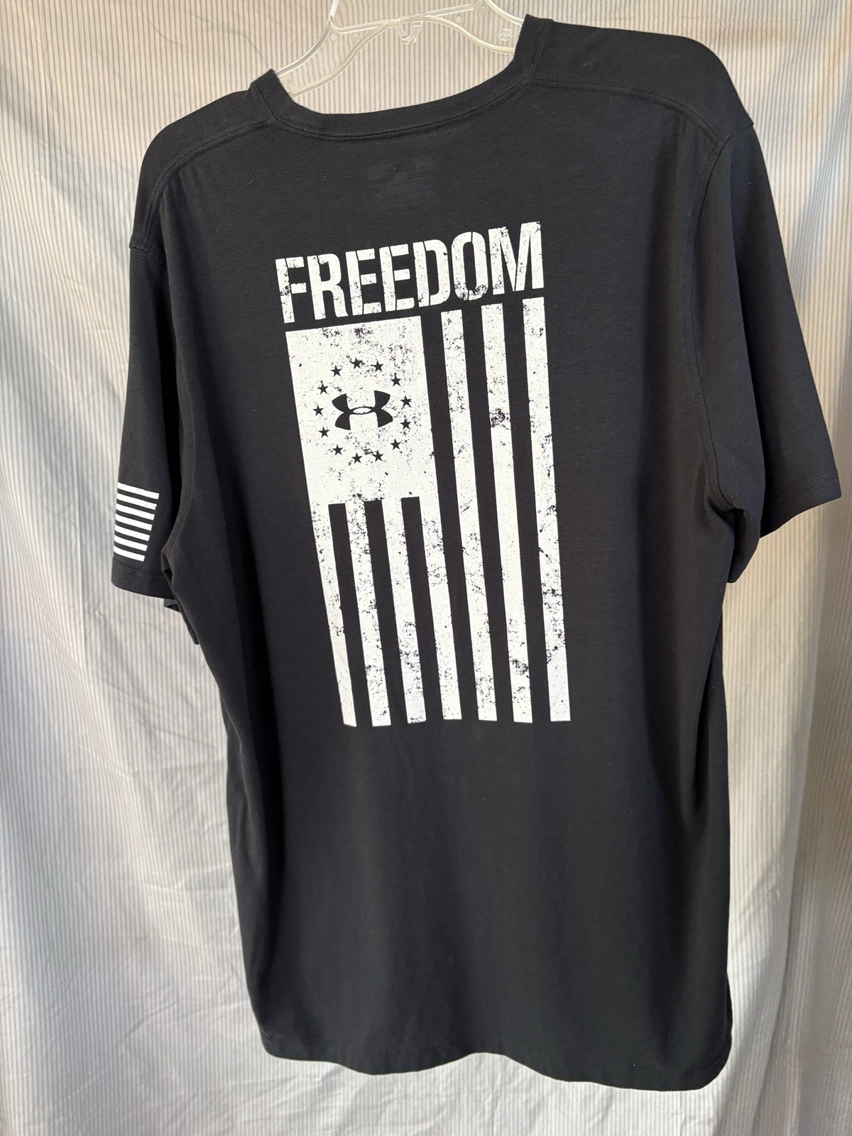 Men's Under Armour T-Shirt thumbnail 3