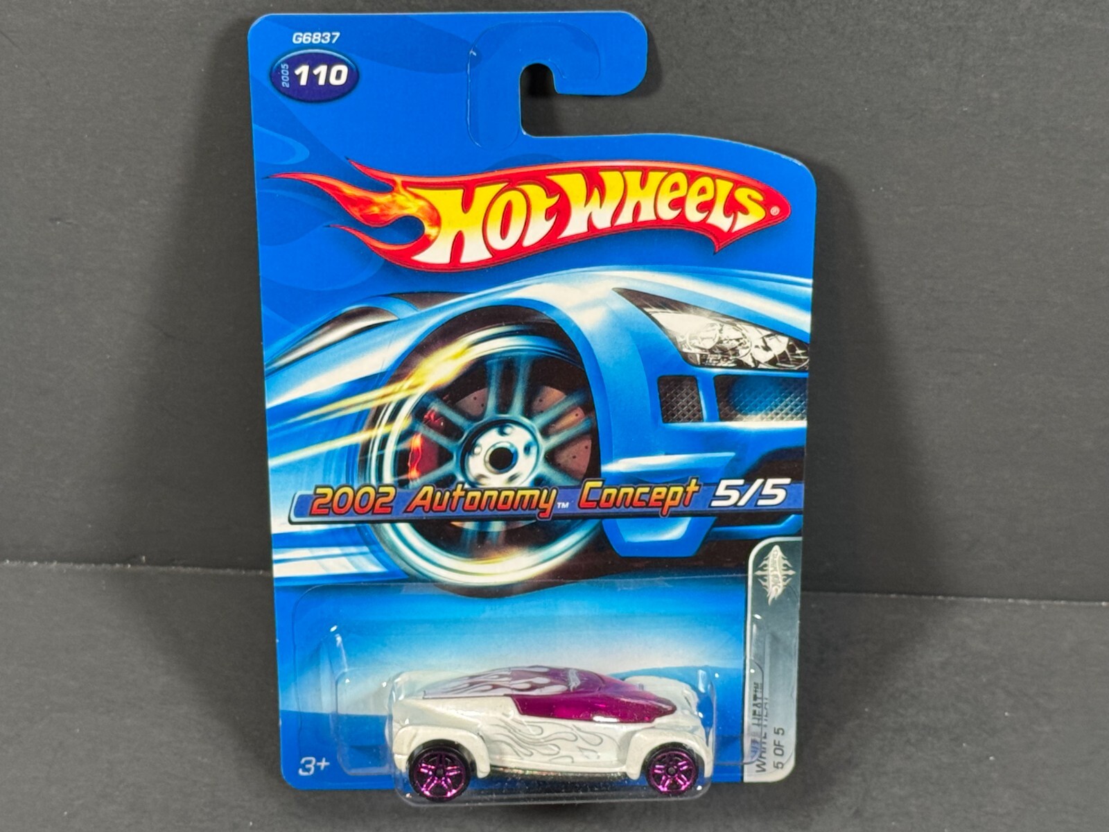 2005 HOT WHEELS  2002 Autonomy Concept  5/5 White White Heat, #110 Purple PR5