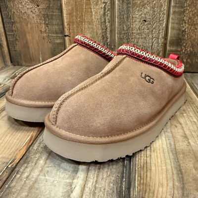 UGG KIDS TAZZ SLIPPERS, YOUTH US 6/ FITS WOMEN US 8 CHESTNUT SUEDE PLATFORM