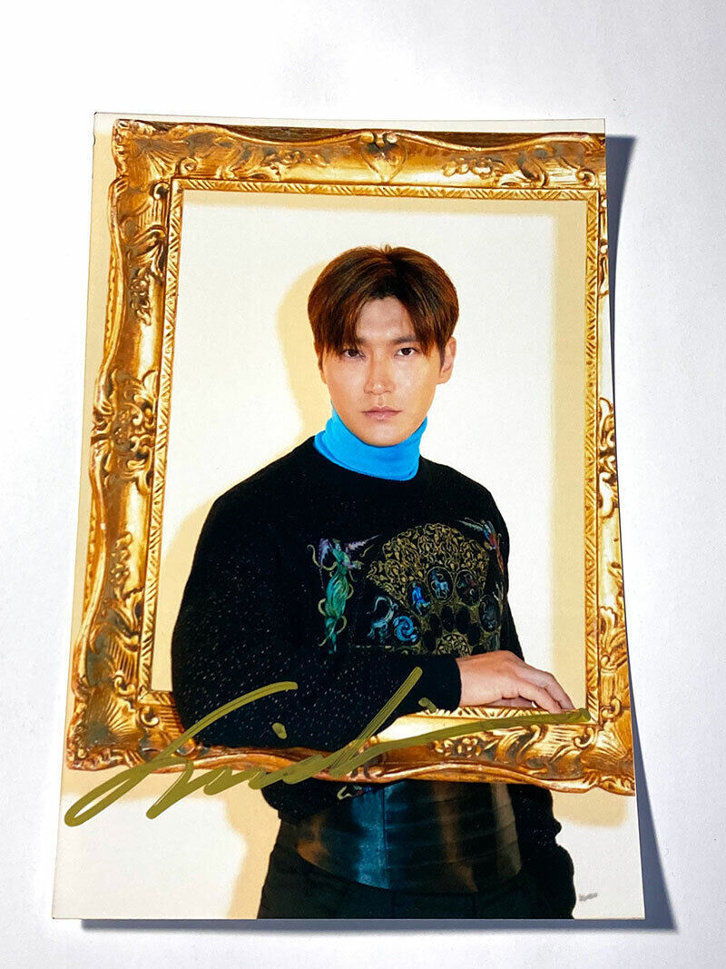 signed SJ SuperJunior Super Junior autographed photo The signed SJ SuperJunior Super Junior autographed photo The