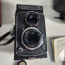 Yashica-A w/Yashimar 1:3.5 80mm - Case  Manual