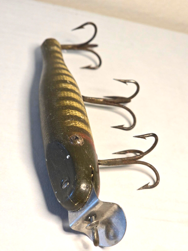 VINTAGE WOODEN 4" PIKIE MINNOW FISHING LURE MUSKIE & PIKE GEM!