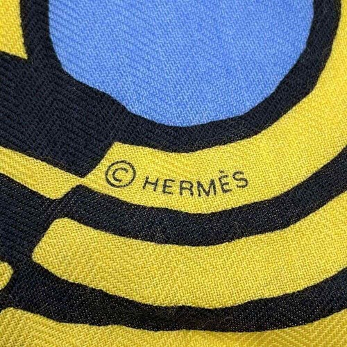 HERMES Triangle Geant CHEVALVAGUE Cheval Vague Cashmere70%/Silk30% JauneSouf... - Picture 3 of 5
