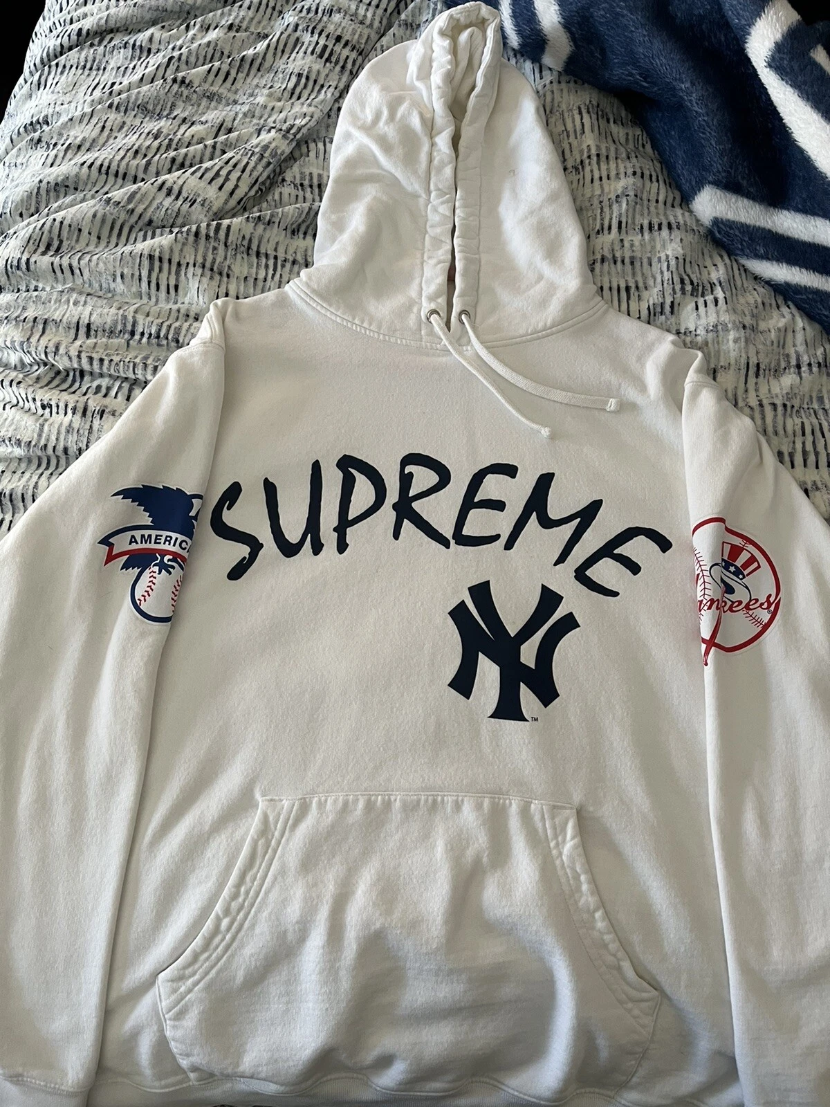 Logo boîte à capuche Supreme Sweat à capuche X 47' marque New York Yankees blanc taille XL