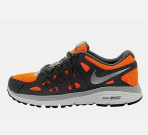 nike dual colour shoes