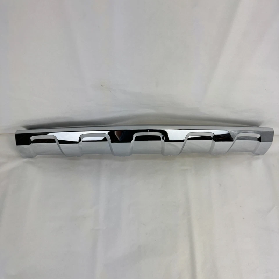 Parachoques delantero Chevrolet Equinox 2010-2015 moldura cromada inferior OEM 25798760 Foto 2 de 4