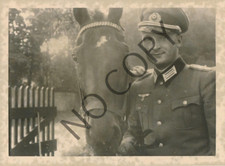 Foto  WK2 - Leutnant Fuhr Portr&auml;t Uniform  mit seinem Pferd  X70