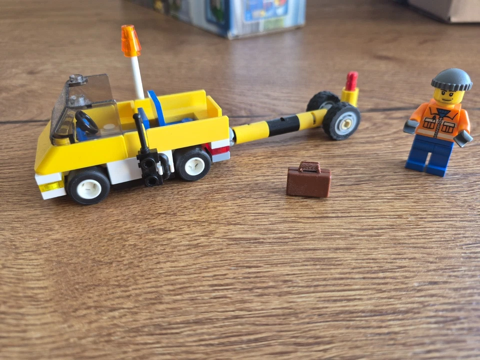 LEGO City 3181 Passenger Plane, foto 1 di 3