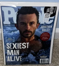 JONATHAN BAILEY PEOPLE SEXIEST MAN ALIVE PEOPLE MAGAZINE NOVEMBER 2025 NEW