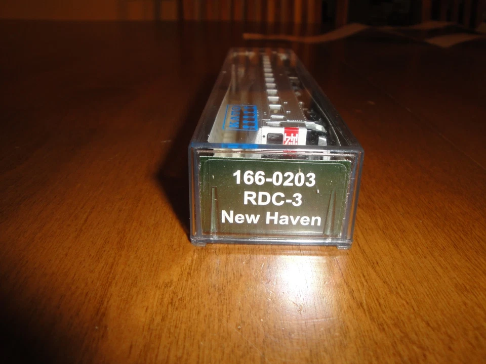 KATO N Scale 166-0203 Rail Diesel Car RDC 3 New Haven runs - Image 2 of 4