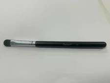 Resist Cosmetics C5  Concealer Brush Free Shipping Brand New 