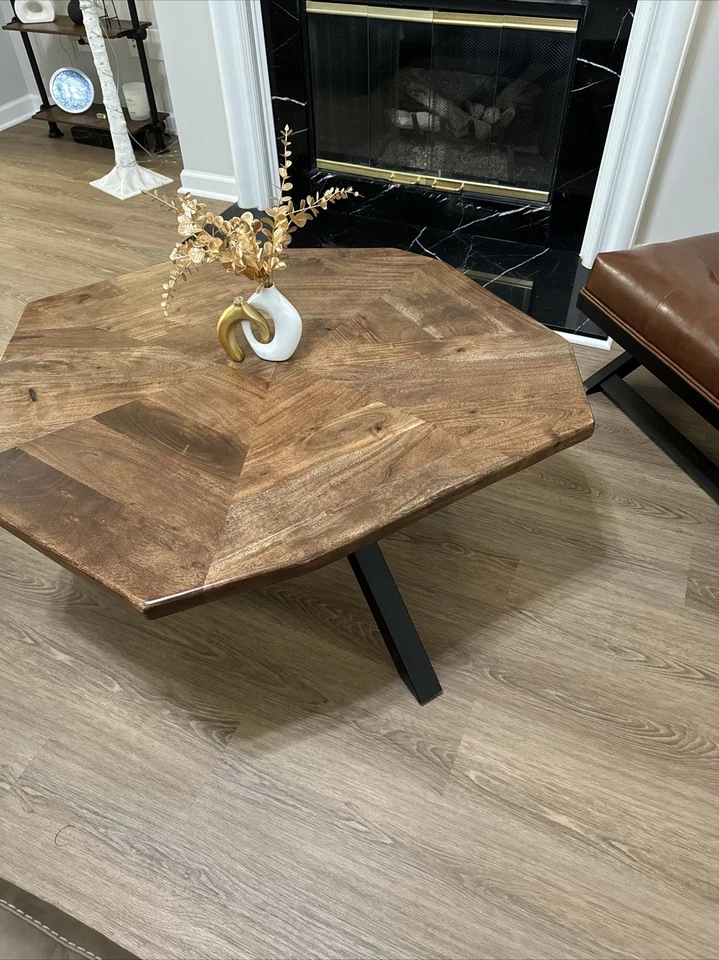 Silla acento con mesa de centro Foto 2 de 3